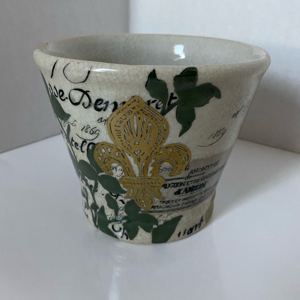 HOMART Fluer De Lys Porcelain Cachepot Planter